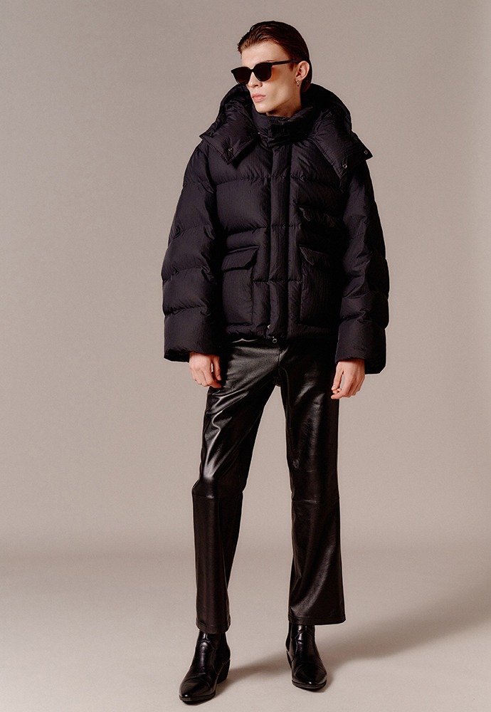 Short Puffer Down Jacket (with detachable hood)_ Black